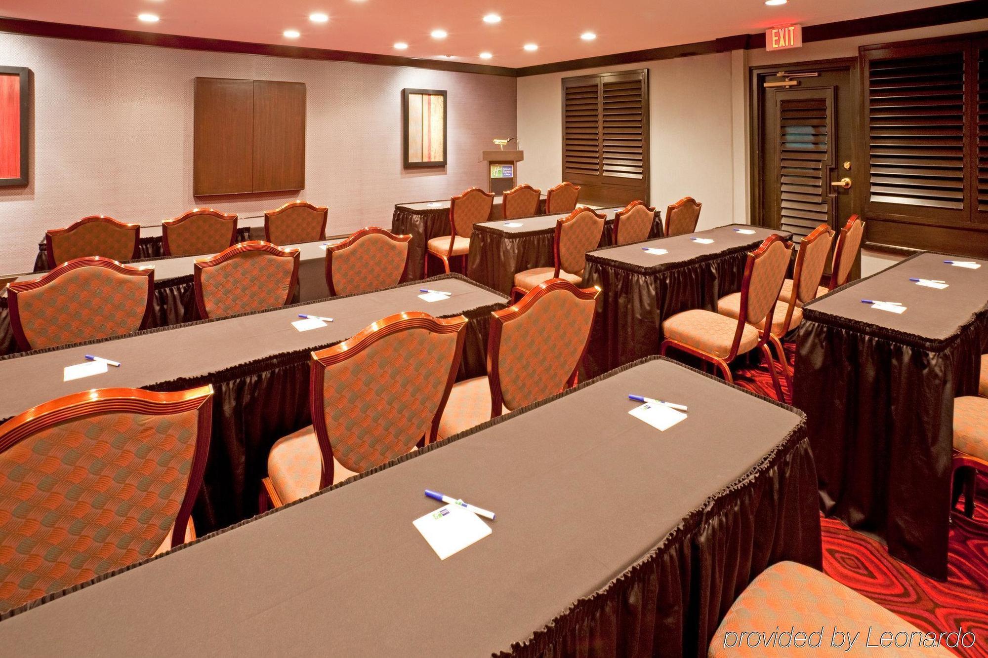 Holiday Inn Express Hotel & Suites Plano West - Frisco By Ihg Facilități foto